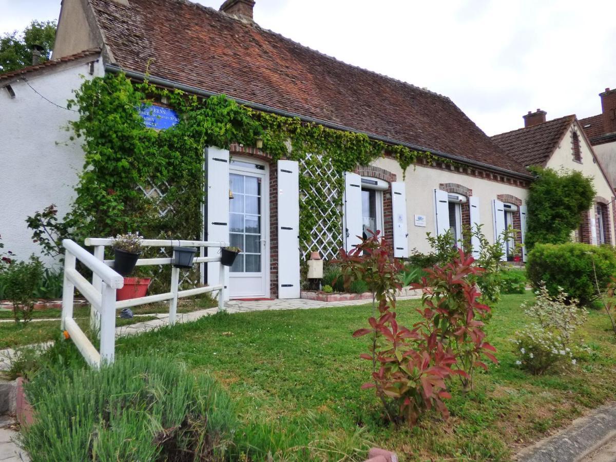 Chambres D'Hotes Les Muscaris Feins-en-Gatinais Exterior photo