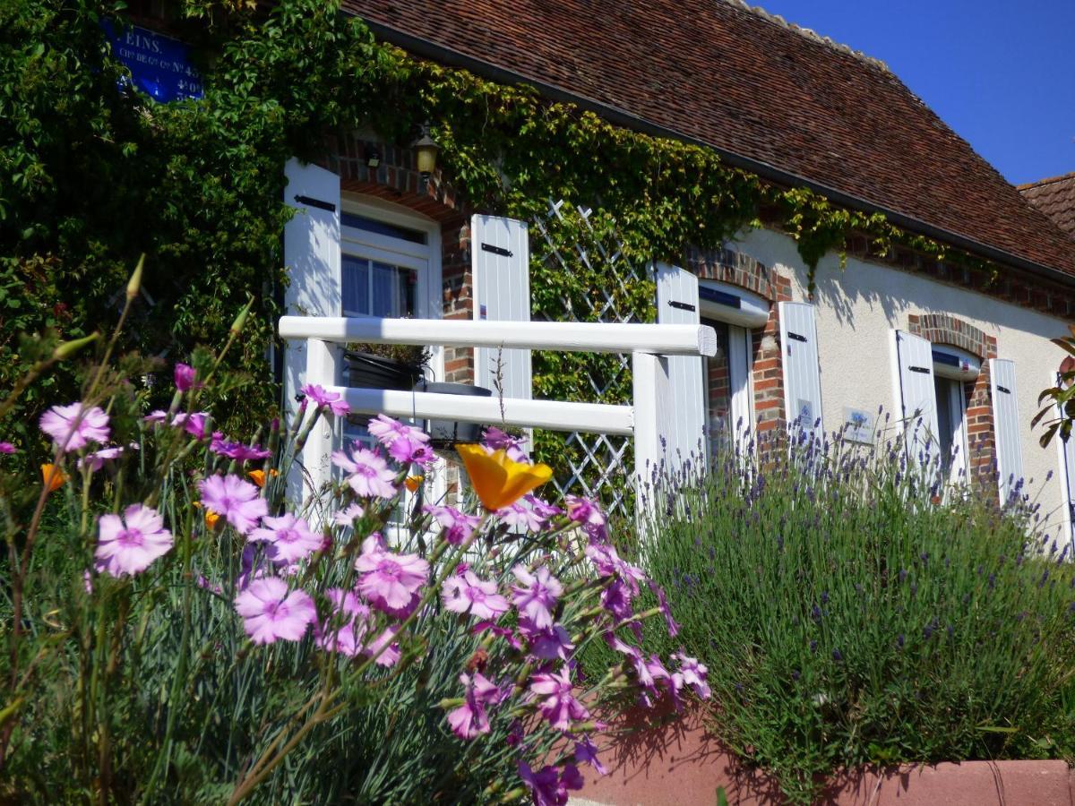Chambres D'Hotes Les Muscaris Feins-en-Gatinais Exterior photo