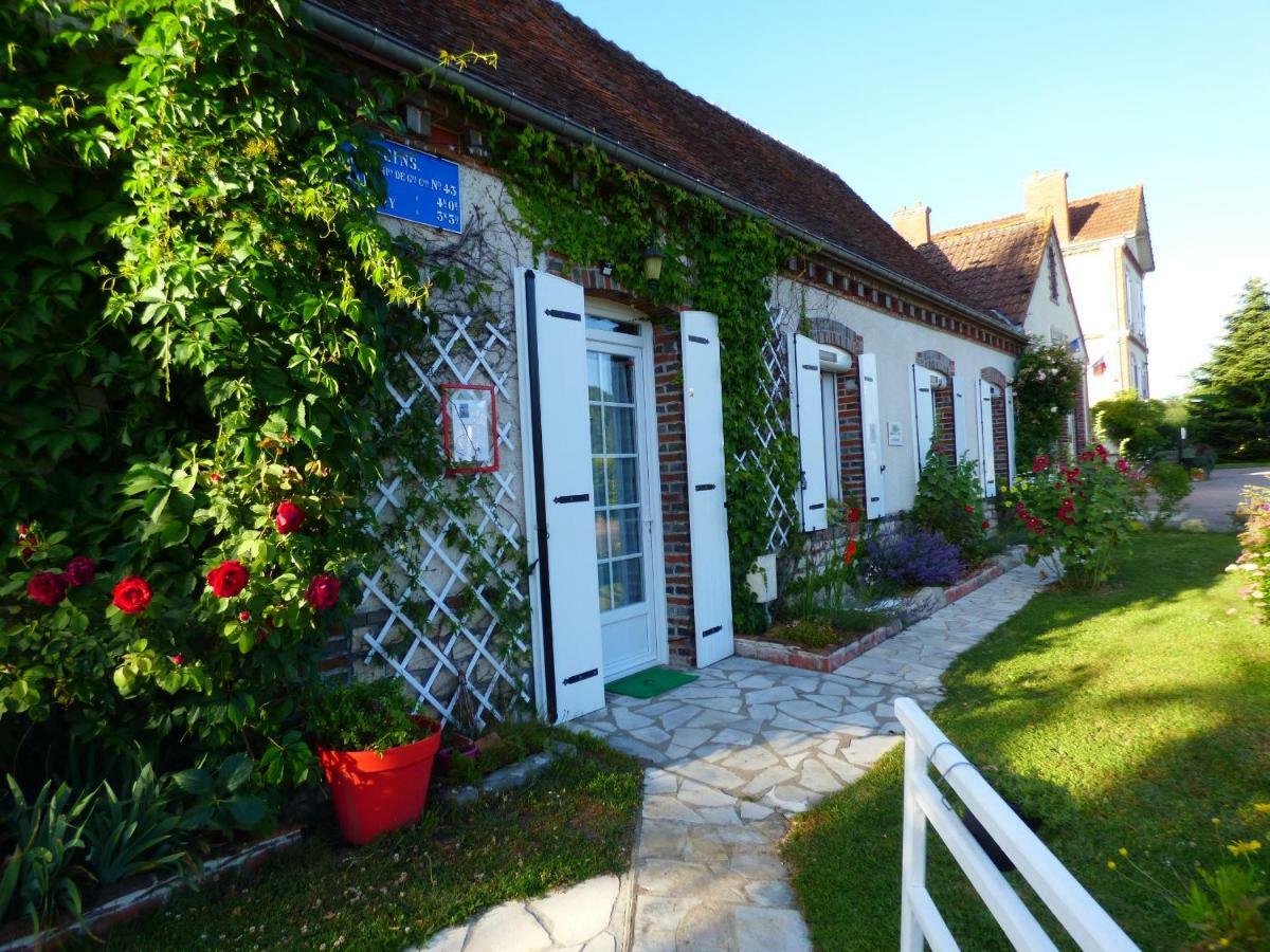 Chambres D'Hotes Les Muscaris Feins-en-Gatinais Exterior photo